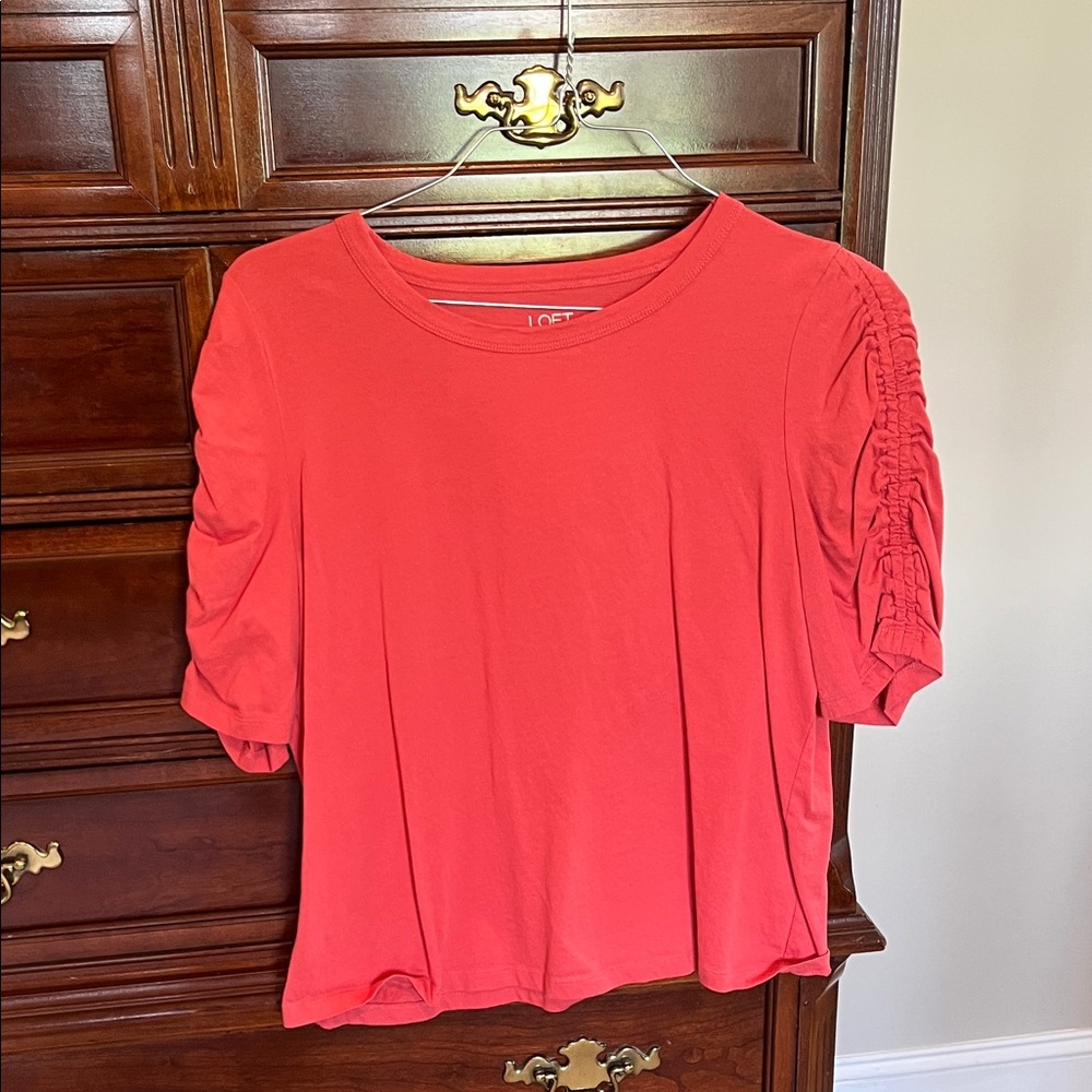 LOFT Coral Short Sleeve Top with Ruched Detail